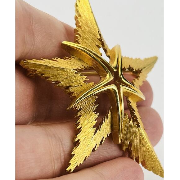 JJ Jonette Jewelry Star Starfish Chunky Brooch Vintage Gold Tone Celestial Ocean - Picture 4 of 14